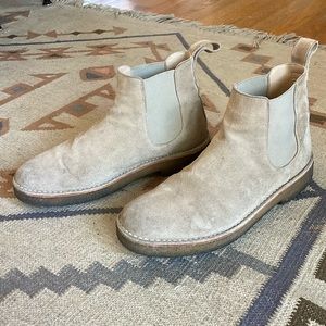 CLARKS desert Chelsea boot sand suede